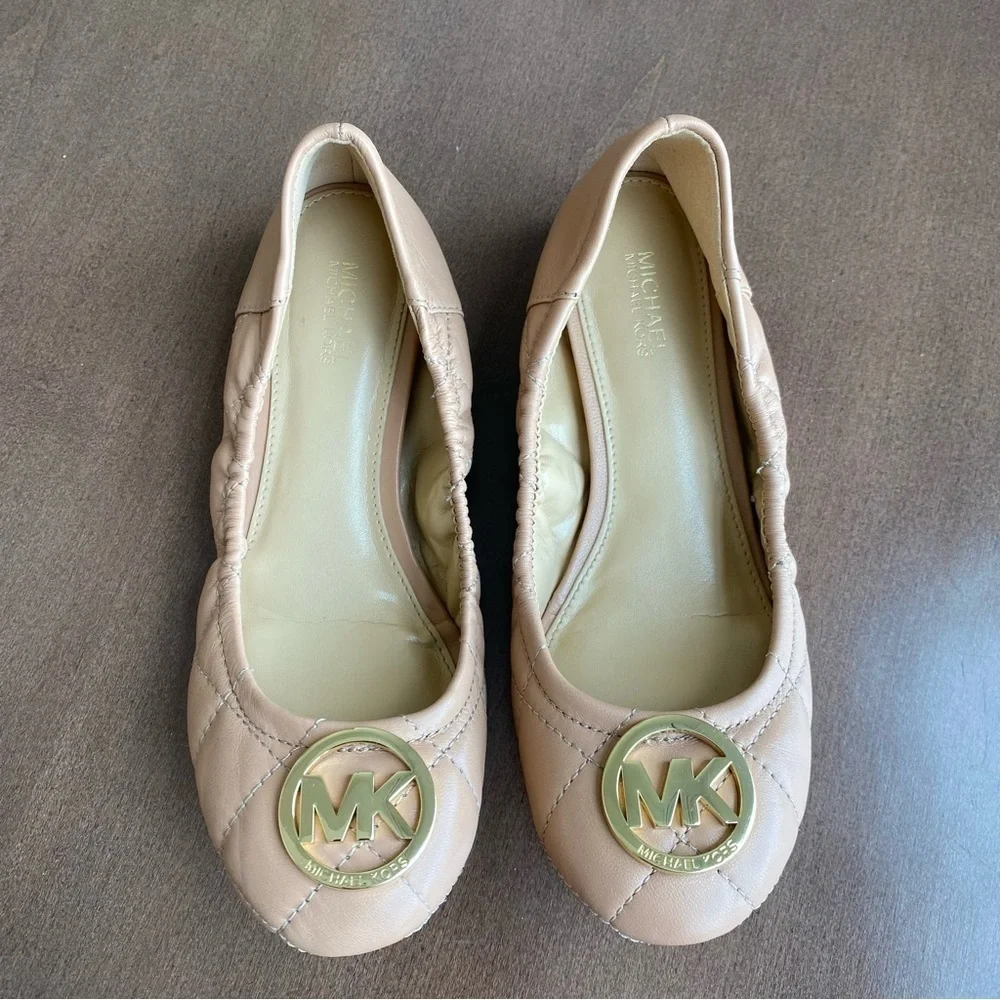 Michael Kors quilted flats, Size 6